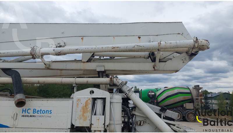 Stationary concrete pump Volvo FL10: picture 17