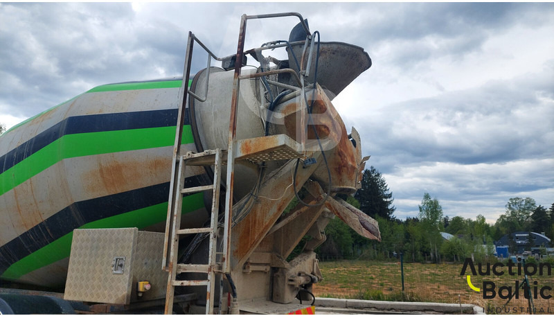 Concrete mixer truck Volvo FM12: picture 13