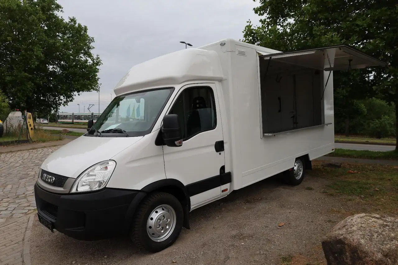 Iveco C30C/ FOODTRUCK/ Daily - Vending truck: picture 3 Iveco C30C/ FOODTRUCK/ Daily - Vending truck: picture 3