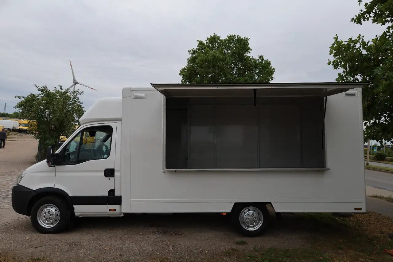 Iveco C30C/ FOODTRUCK/ Daily - Vending truck: picture 2 Iveco C30C/ FOODTRUCK/ Daily - Vending truck: picture 2