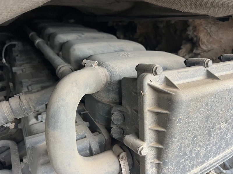 Hook lift truck Scania P420 Belgian truck**205.000km**Retarder full steel**: picture 10