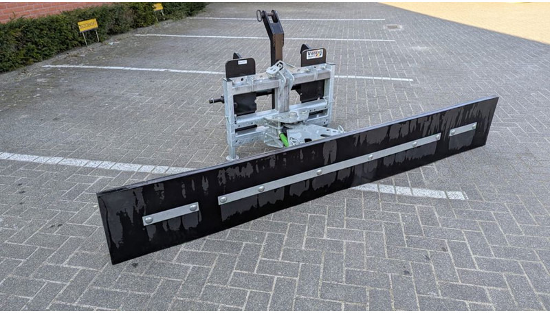 Zocon Rubberschuif 1.80mtr Giant + 3-punts - Livestock equipment: picture 1 Zocon Rubberschuif 1.80mtr Giant + 3-punts - Livestock equipment: picture 1