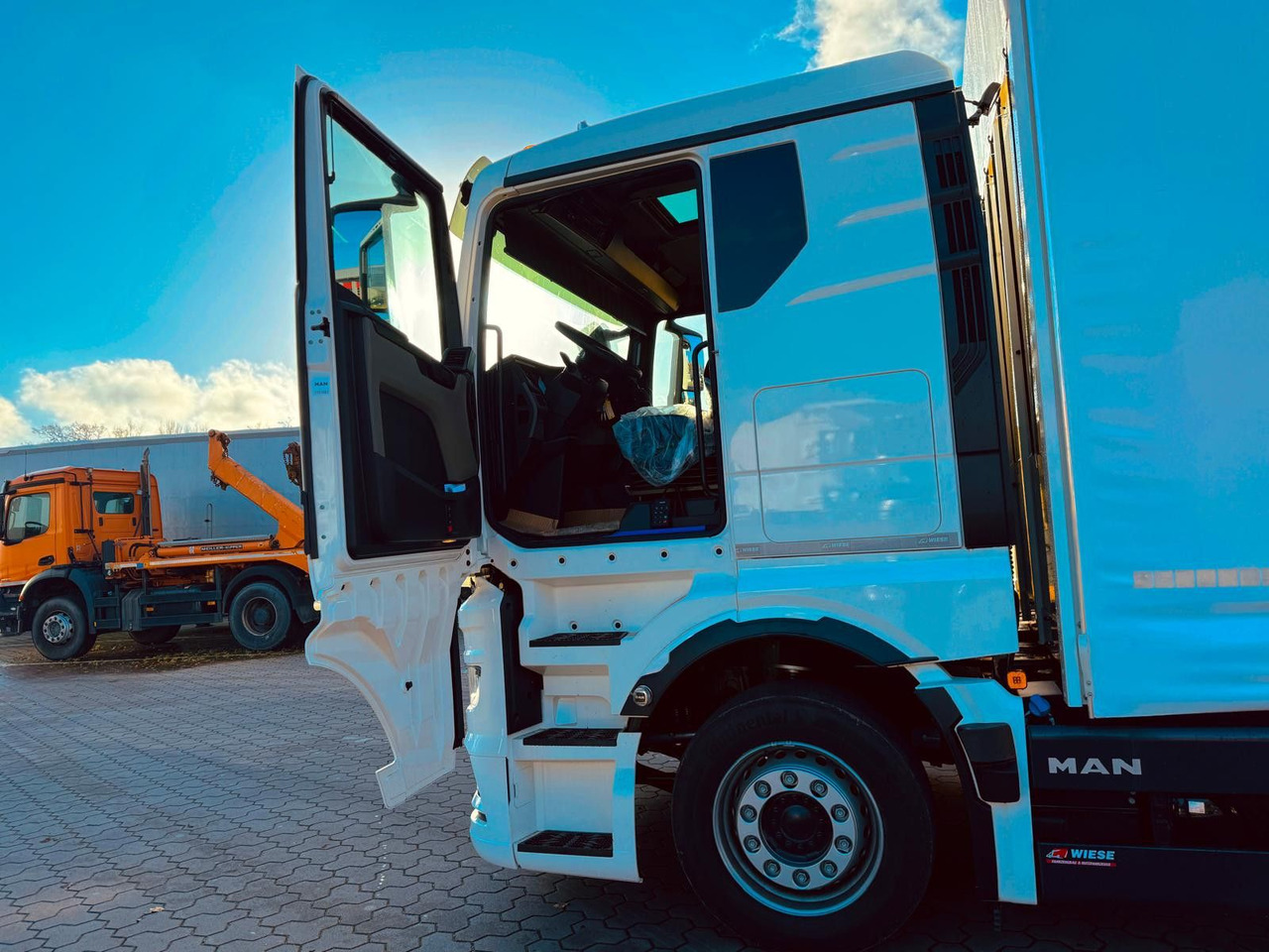 Leasing of  MAN TGX 26.440 6x2 LL Schwerlast Ladebordwand/Rampe MAN TGX 26.440 6x2 LL Schwerlast Ladebordwand/Rampe: picture 10