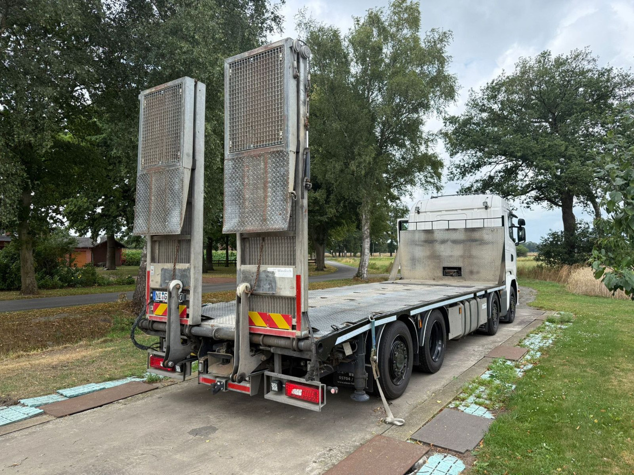 Scania G450 Baumaschinentransporter mit Rampen - Dropside/ Flatbed truck: picture 2 Scania G450 Baumaschinentransporter mit Rampen - Dropside/ Flatbed truck: picture 2