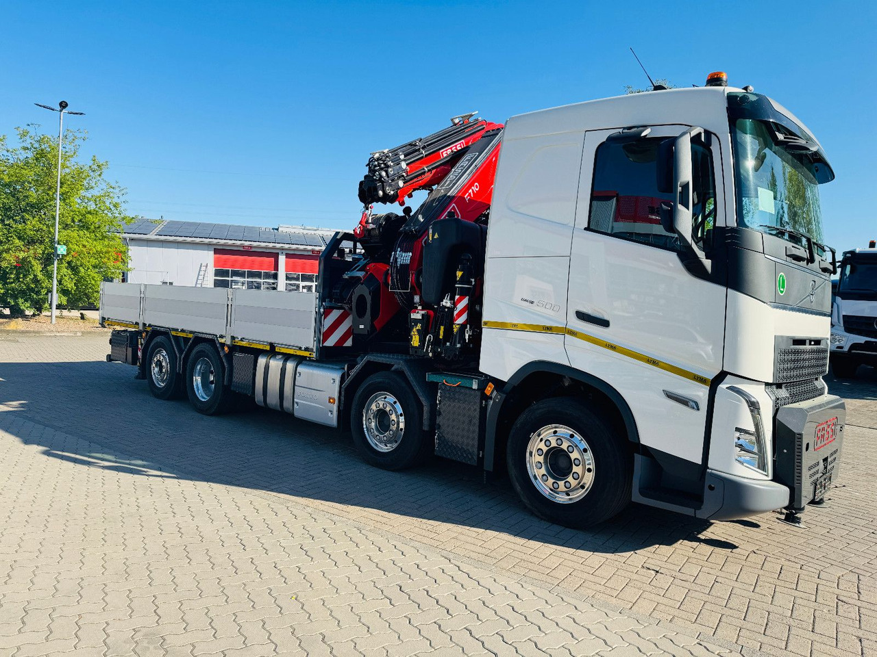 Dropside/ Flatbed truck, Crane truck Volvo FH 500 8x2 mit F710RA.2.27 L426 und V20 Winde: picture 10