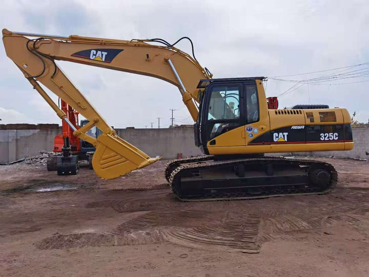 CATERPILLAR 325C - Crawler excavator: picture 1 CATERPILLAR 325C - Crawler excavator: picture 1