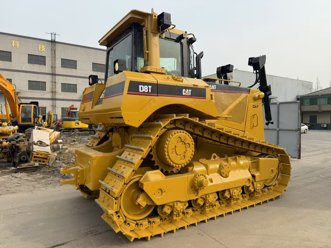 CATERPILLAR D8T - Bulldozer: picture 2 CATERPILLAR D8T - Bulldozer: picture 2