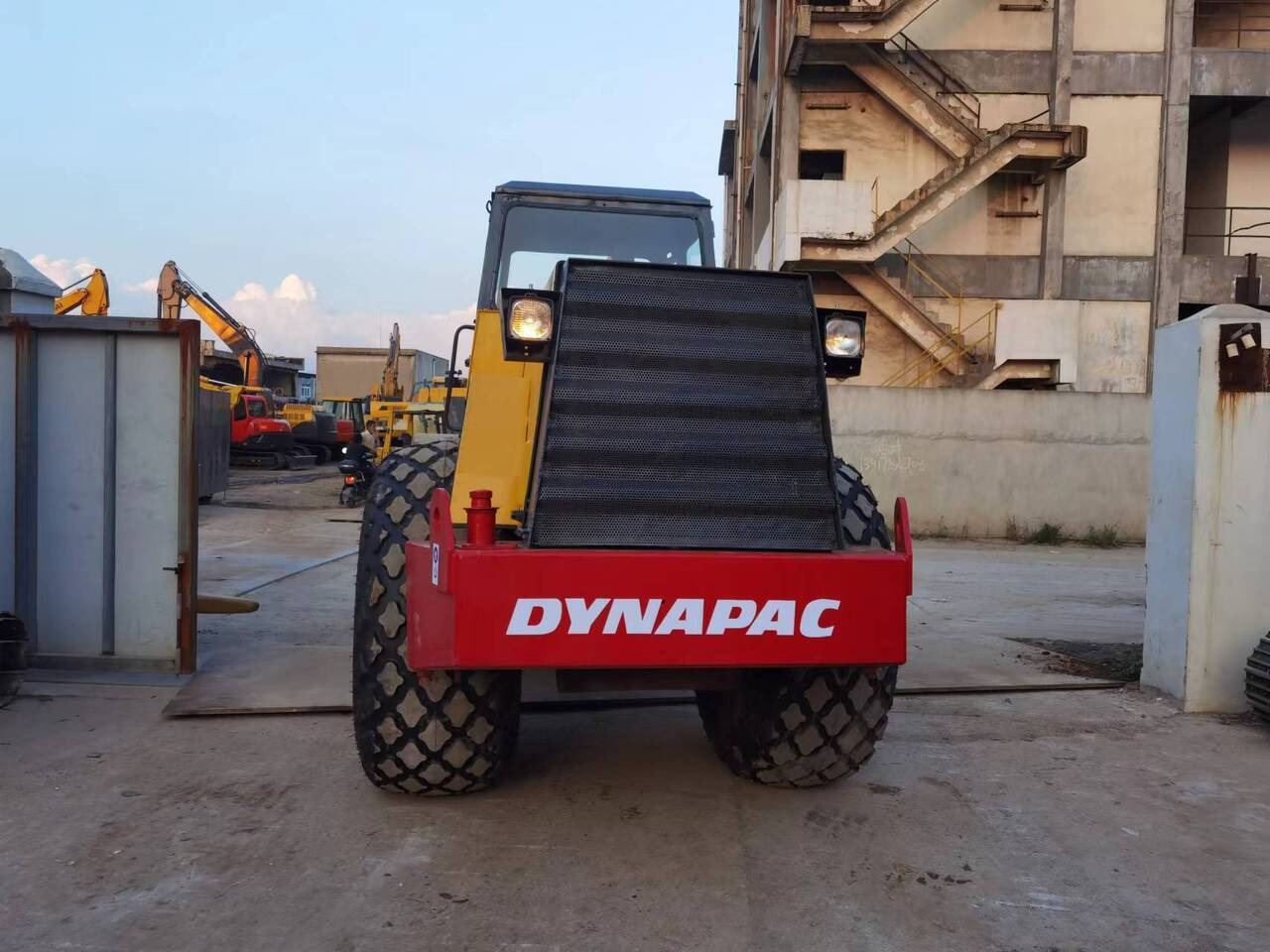 DYNAPAC CA301D-roller - Roller: picture 2 DYNAPAC CA301D-roller - Roller: picture 2