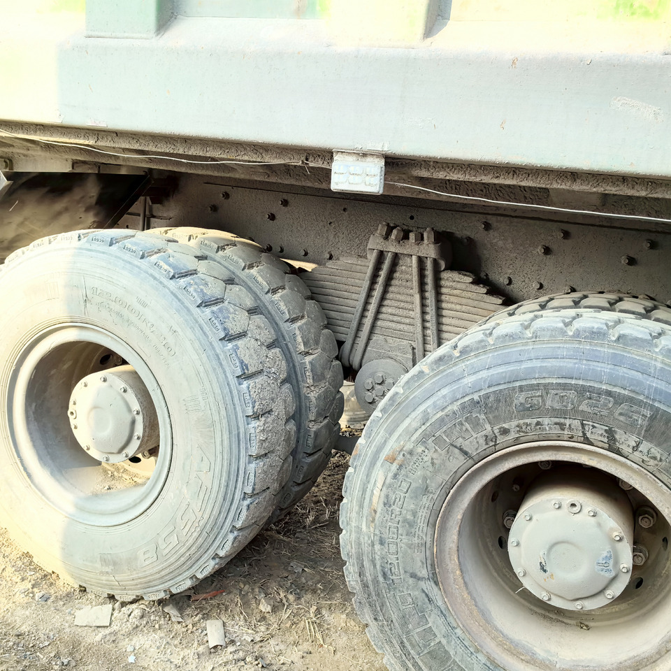 FAW China 8x4 430hp-Green - Tipper: picture 5 FAW China 8x4 430hp-Green - Tipper: picture 5