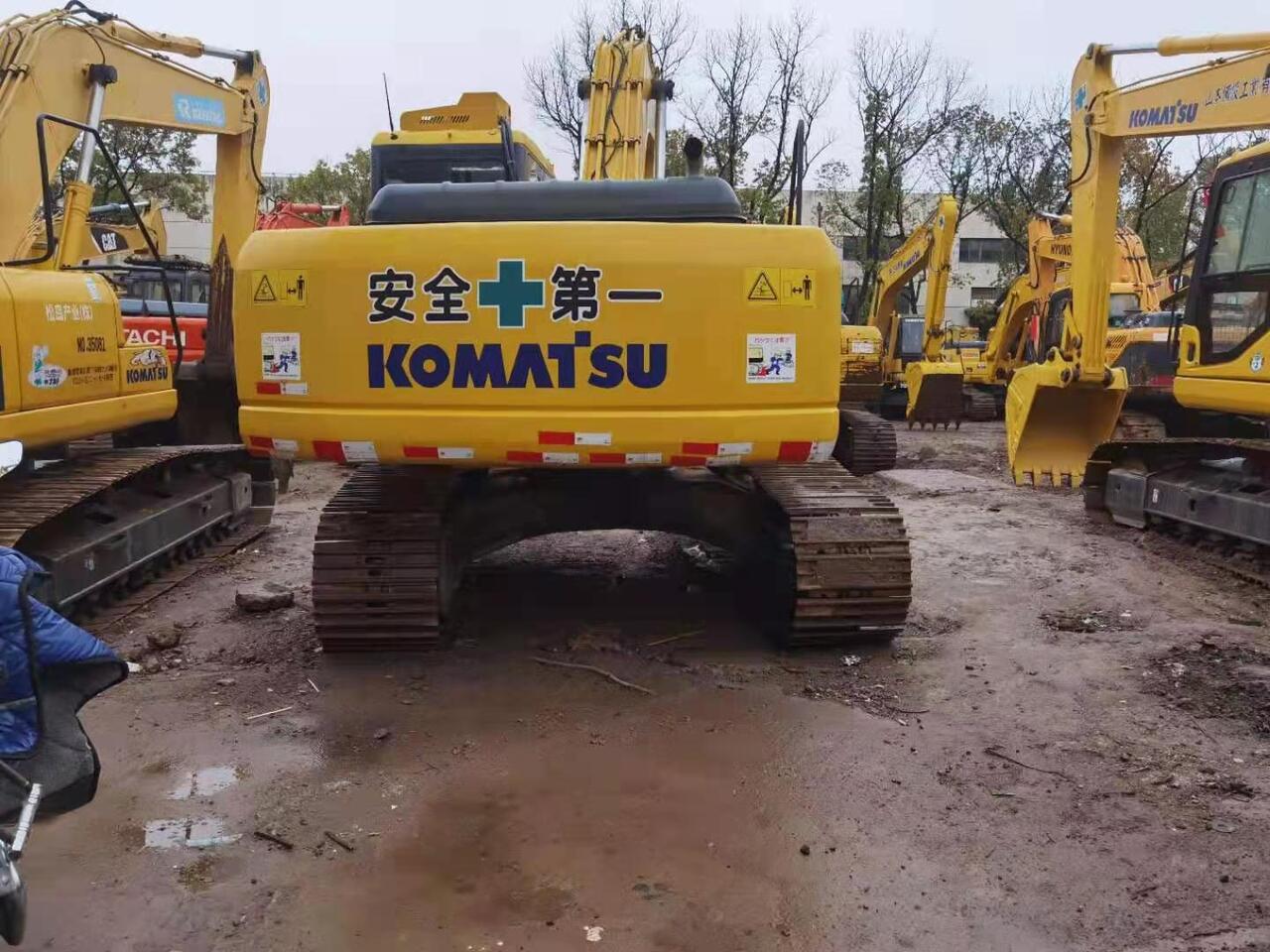 KOMATSU PC200-7 - Crawler excavator: picture 3 KOMATSU PC200-7 - Crawler excavator: picture 3