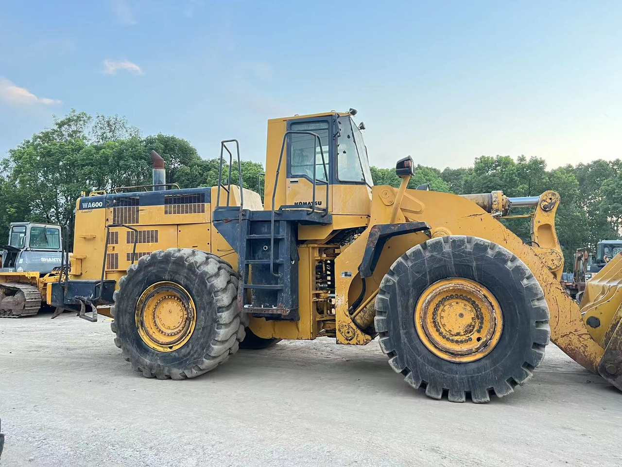 KOMATSU WA600-3 - Wheel loader: picture 2 KOMATSU WA600-3 - Wheel loader: picture 2