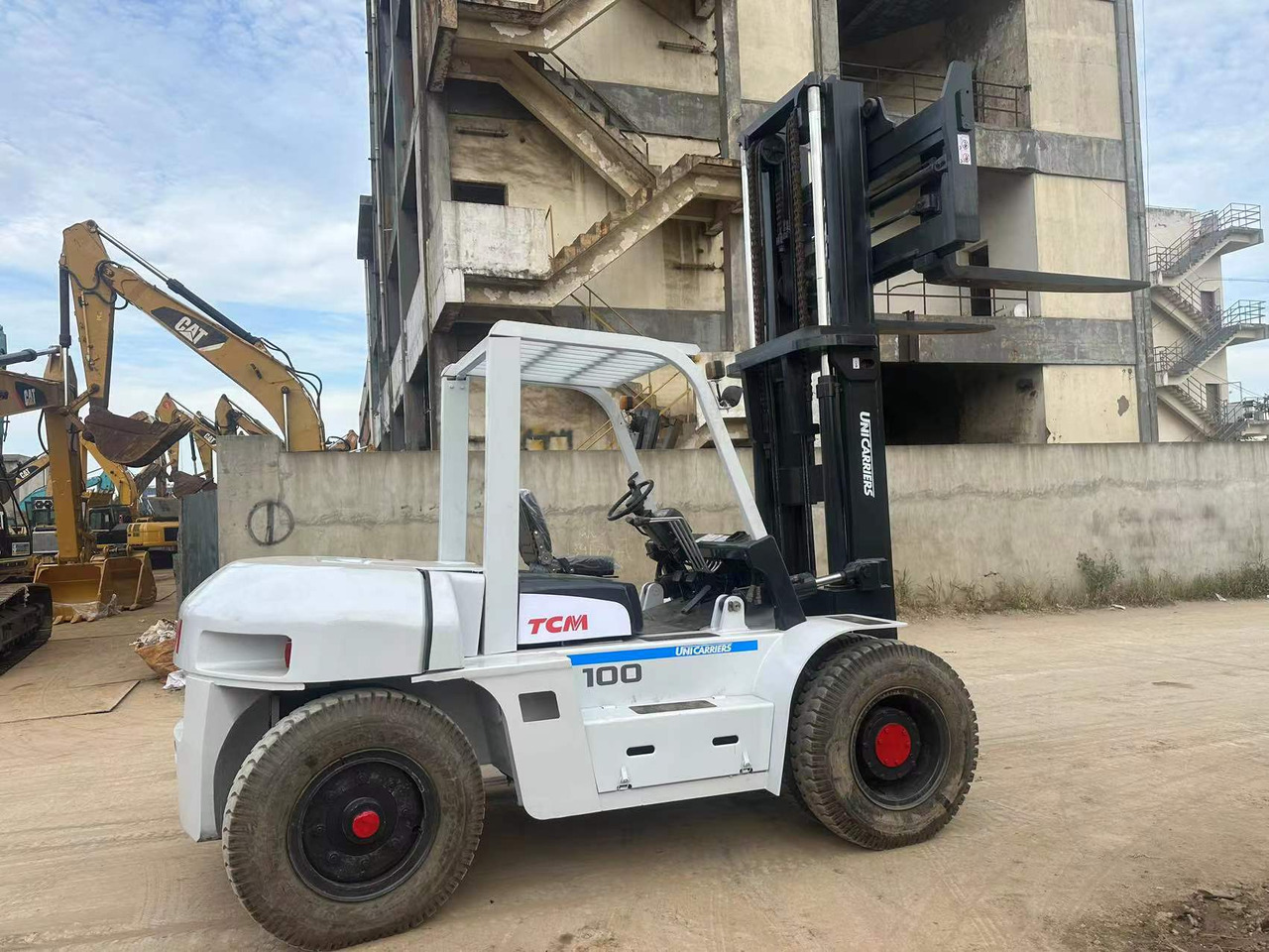 TCM FD100 - Forklift: picture 3 TCM FD100 - Forklift: picture 3