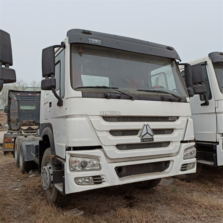 HOWO 6x4 375hp tractor - Tractor unit: picture 5 HOWO 6x4 375hp tractor - Tractor unit: picture 5