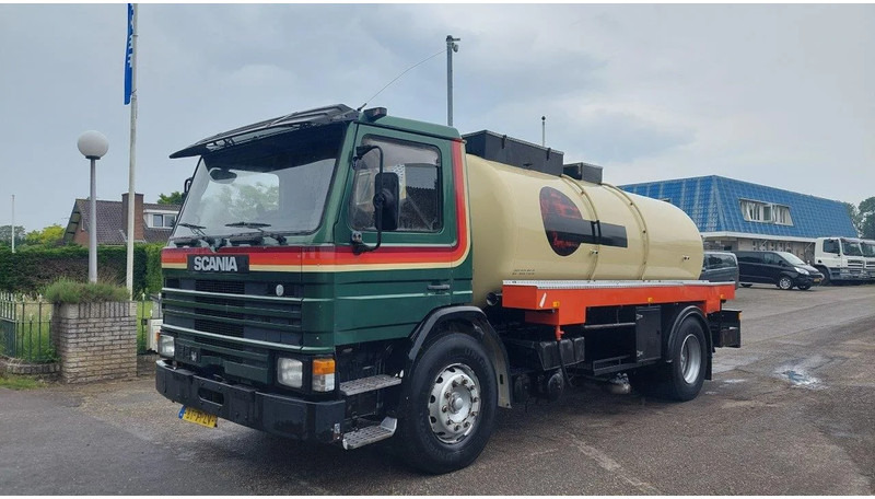 Scania P82 4x2 Tank - Tank truck: picture 1 Scania P82 4x2 Tank - Tank truck: picture 1