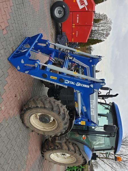 Metal-Technik für NEW HOLLAND TL 90 - Front loader for tractor: picture 1 Metal-Technik für NEW HOLLAND TL 90 - Front loader for tractor: picture 1