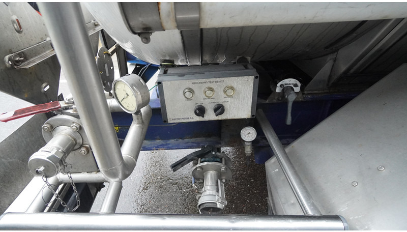 Burg 3 AXLE WATER TANK 32.000LTR - Tank semi-trailer: picture 4 Burg 3 AXLE WATER TANK 32.000LTR - Tank semi-trailer: picture 4