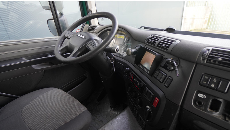 Interior photo 1: Refrigerator truck DAF CF 290 FRIGO 659.000KM
