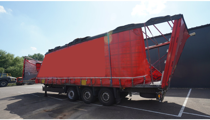Schmitz Cargobull 3 AXLE CURTAINSIDE TRAILER DAMAGED - Curtainsider semi-trailer: picture 4 Schmitz Cargobull 3 AXLE CURTAINSIDE TRAILER DAMAGED - Curtainsider semi-trailer: picture 4
