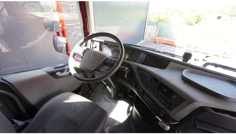 Volvo FH 460 EURO 6 GLOBETROTTER - Tractor unit: picture 5 Volvo FH 460 EURO 6 GLOBETROTTER - Tractor unit: picture 5