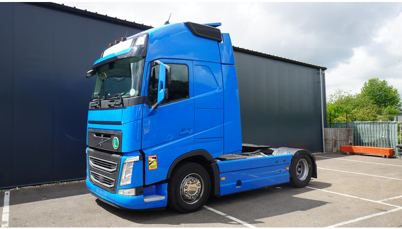 Volvo FH 460 LNG GLOBETROTTER TRUCK WITH 826.000KM - Tractor unit: picture 3 Volvo FH 460 LNG GLOBETROTTER TRUCK WITH 826.000KM - Tractor unit: picture 3