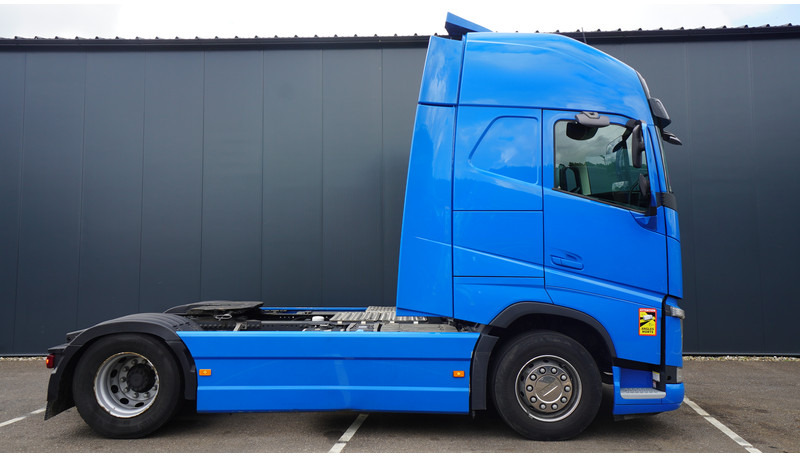 Volvo FH 460 LNG GLOBETROTTER TRUCK WITH 839.000KM - Tractor unit: picture 2 Volvo FH 460 LNG GLOBETROTTER TRUCK WITH 839.000KM - Tractor unit: picture 2