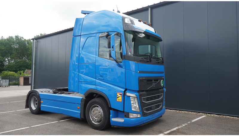 Volvo FH 460 LNG GLOBETROTTER TRUCK WITH 839.000KM - Tractor unit: picture 4 Volvo FH 460 LNG GLOBETROTTER TRUCK WITH 839.000KM - Tractor unit: picture 4