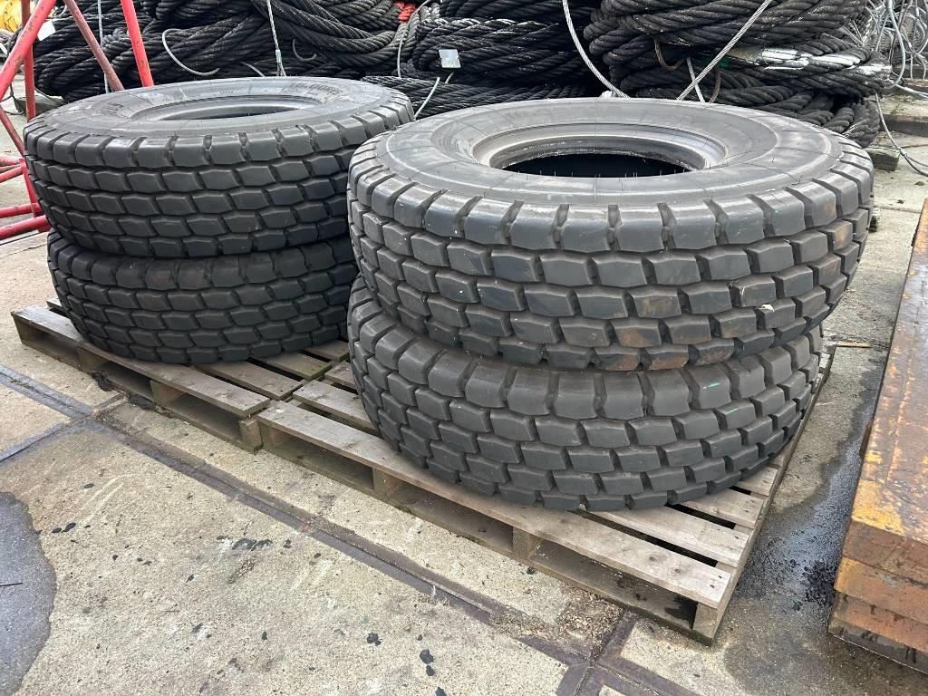 Grove GMK 6250 - All terrain crane: picture 3 Grove GMK 6250 - All terrain crane: picture 3