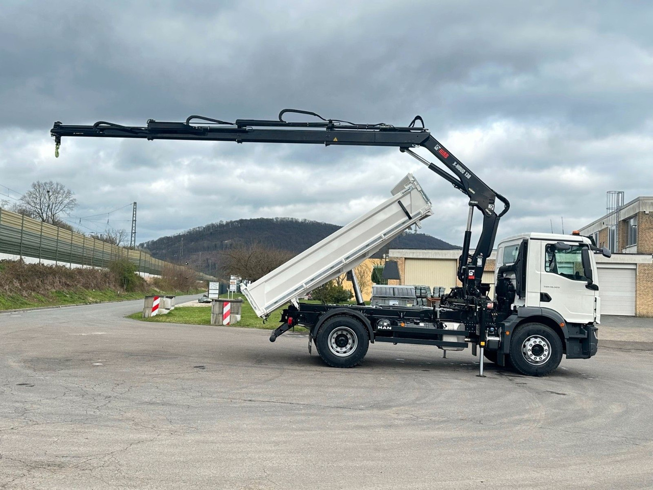 MAN TGM 18.320 4x2 Euro6e Hiab X-HiDuo 138DS-3 MAN TGM 18.320 4x2 Euro6e Hiab X-HiDuo 138DS-3 - Tipper, Crane truck: picture 4 MAN TGM 18.320 4x2 Euro6e Hiab X-HiDuo 138DS-3 MAN TGM 18.320 4x2 Euro6e Hiab X-HiDuo 138DS-3 - Tipper, Crane truck: picture 4