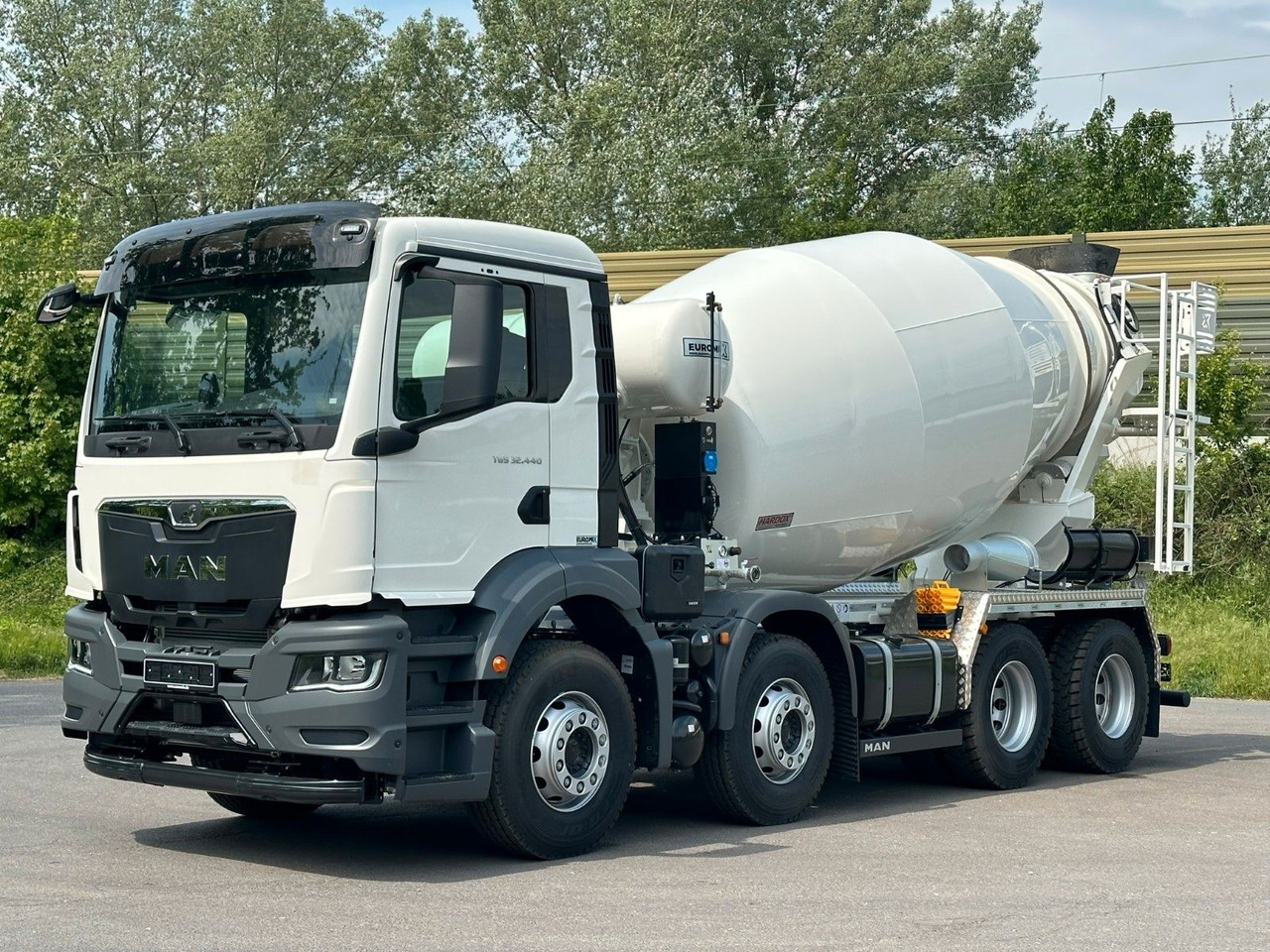MAN TGS 32.440 8x4 / Euromix MTP EM 9 L - Concrete mixer truck: picture 3 MAN TGS 32.440 8x4 / Euromix MTP EM 9 L - Concrete mixer truck: picture 3