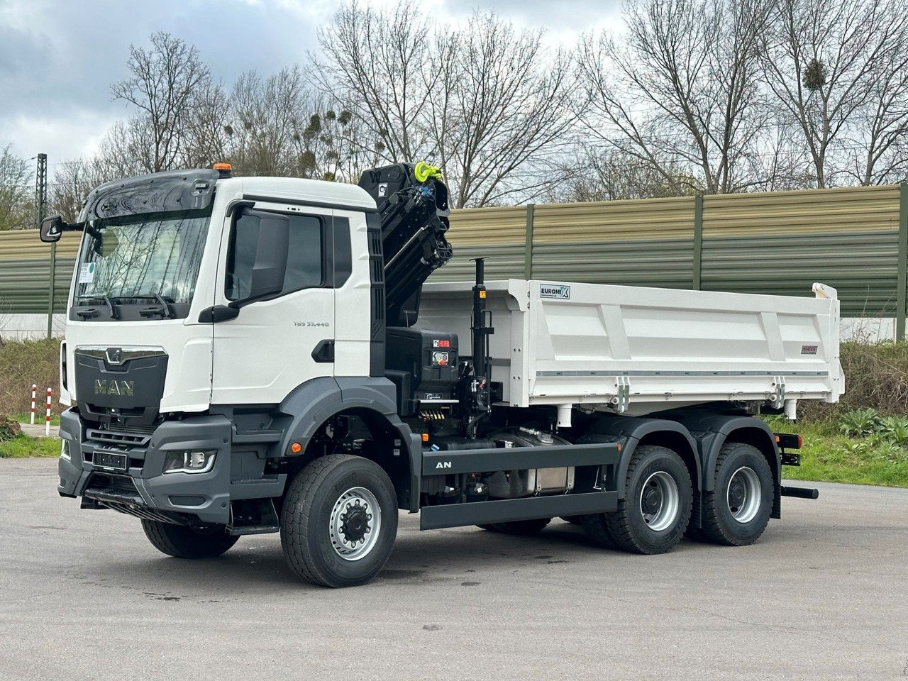 MAN TGS 33.440 6x6 /3-Seiten- Kipper / HIAB 228-4 - Tipper, Crane truck: picture 3 MAN TGS 33.440 6x6 /3-Seiten- Kipper / HIAB 228-4 - Tipper, Crane truck: picture 3