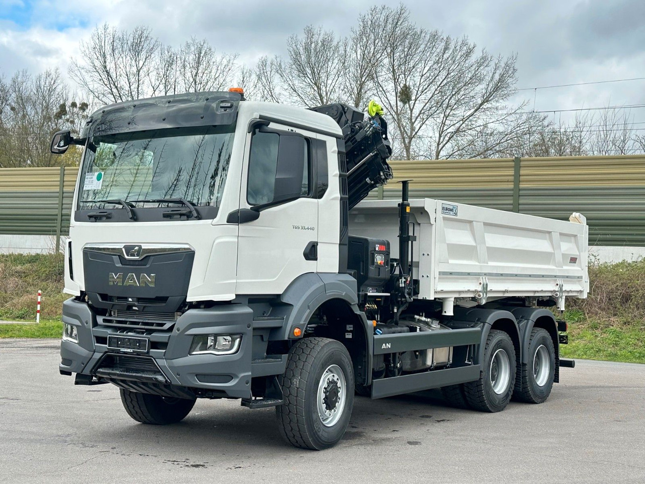 MAN TGS 33.440 6x6 /3-Seiten- Kipper / HIAB 228-4 - Tipper, Crane truck: picture 2 MAN TGS 33.440 6x6 /3-Seiten- Kipper / HIAB 228-4 - Tipper, Crane truck: picture 2