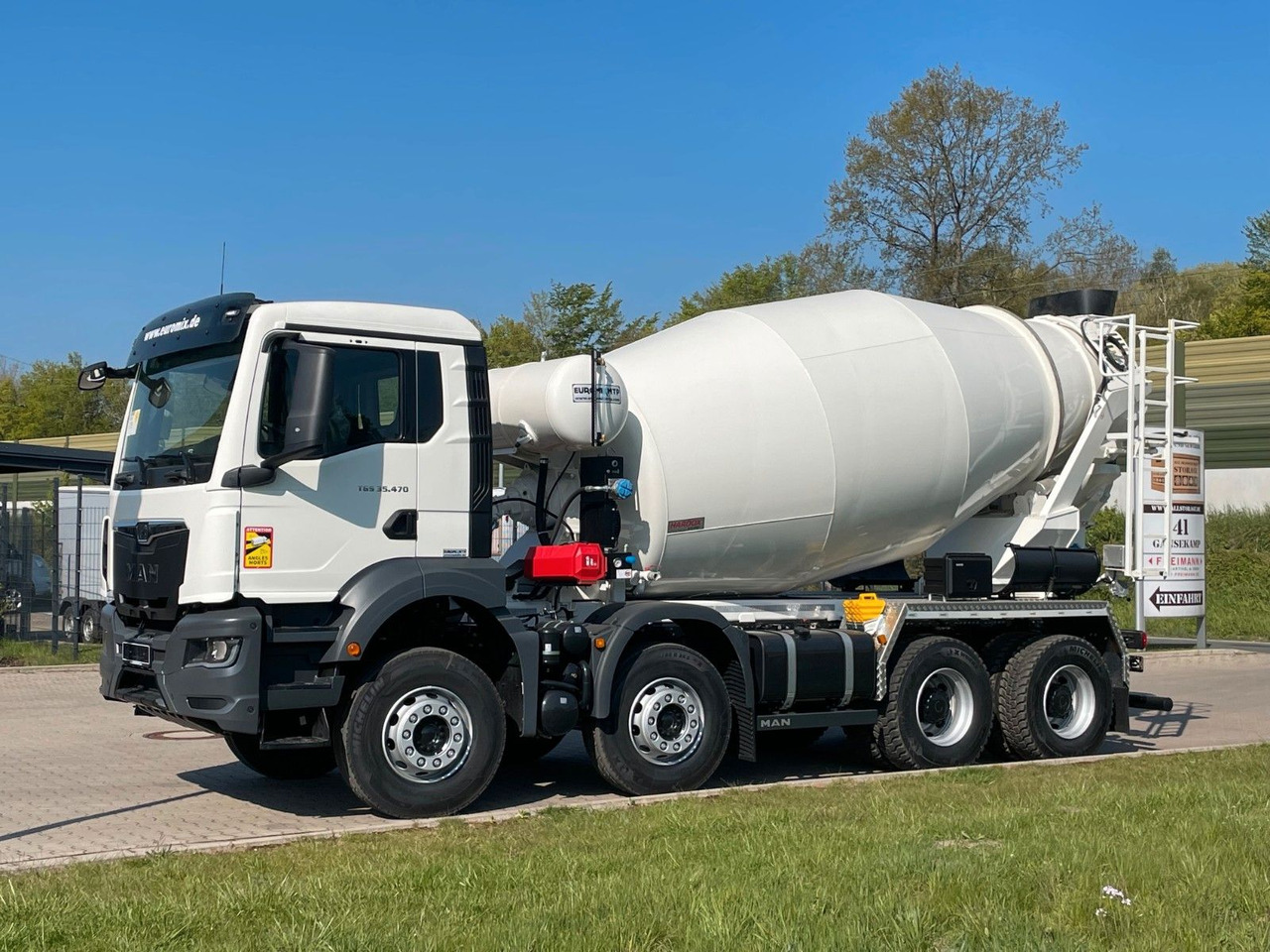 MAN TGS 35.520 8x4 /Euro6e EuromixMTP EM 10 L - Concrete mixer truck: picture 1 MAN TGS 35.520 8x4 /Euro6e EuromixMTP EM 10 L - Concrete mixer truck: picture 1