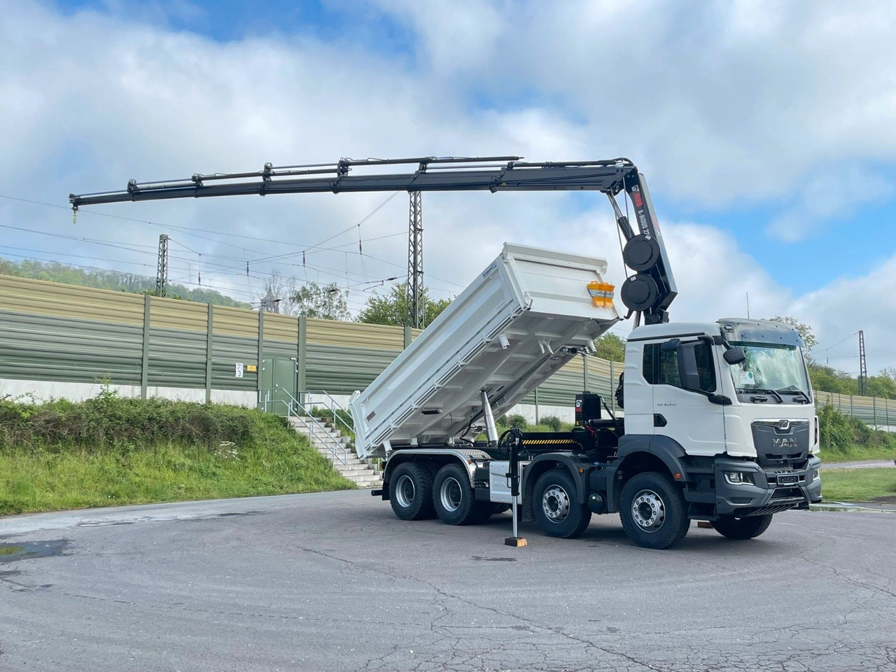 MAN TGS 41.480 8x4/Euro6e Euromix Kipper Hiab 228-6 - Tipper, Crane truck: picture 1 MAN TGS 41.480 8x4/Euro6e Euromix Kipper Hiab 228-6 - Tipper, Crane truck: picture 1