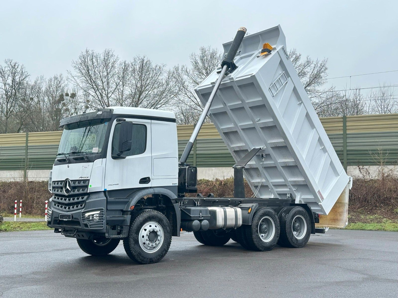 Mercedes-Benz 4048 6X4 Arcos 5 EuromixMTP Dumper Kipper - Tipper: picture 1 Mercedes-Benz 4048 6X4 Arcos 5 EuromixMTP Dumper Kipper - Tipper: picture 1