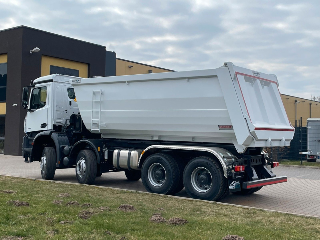 Mercedes-Benz 4142 8X4 Mulden- Kipper - EuromixMTP - Tipper: picture 4 Mercedes-Benz 4142 8X4 Mulden- Kipper - EuromixMTP - Tipper: picture 4
