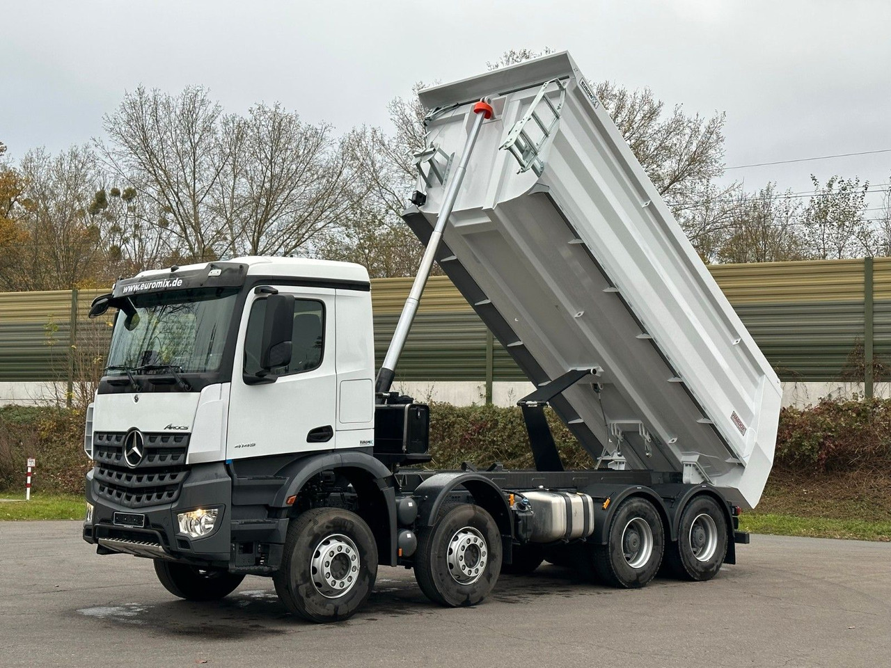 Mercedes-Benz AROCS 5 4145 8X4 E6e EuromixMTP 18m³ Kipper - Tipper: picture 1 Mercedes-Benz AROCS 5 4145 8X4 E6e EuromixMTP 18m³ Kipper - Tipper: picture 1