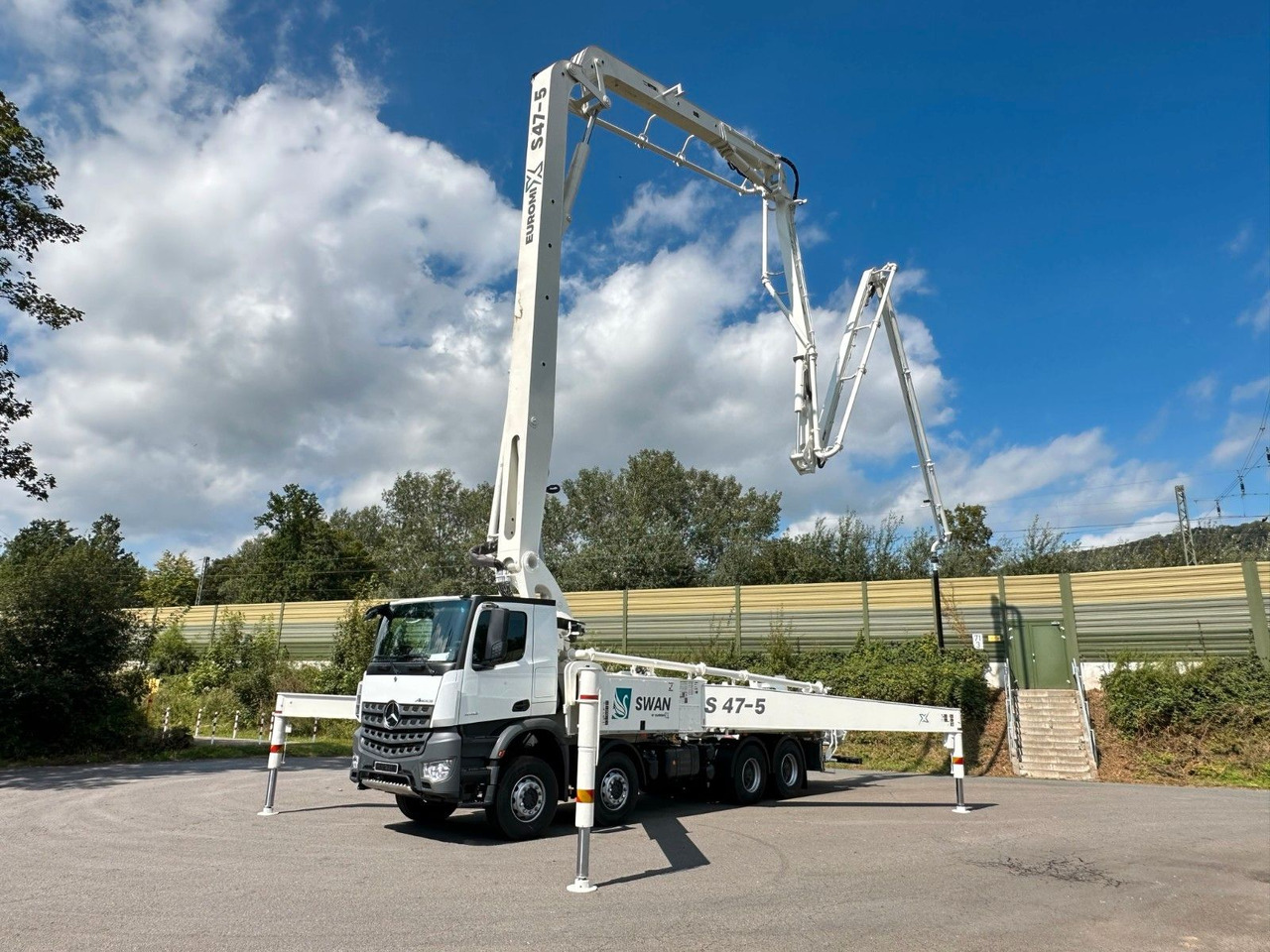 Mercedes-Benz Arocs 5 4142 8x4 SWAN TSP 47-5 160RZ ( 47m ) - Concrete pump truck: picture 1 Mercedes-Benz Arocs 5 4142 8x4 SWAN TSP 47-5 160RZ ( 47m ) - Concrete pump truck: picture 1