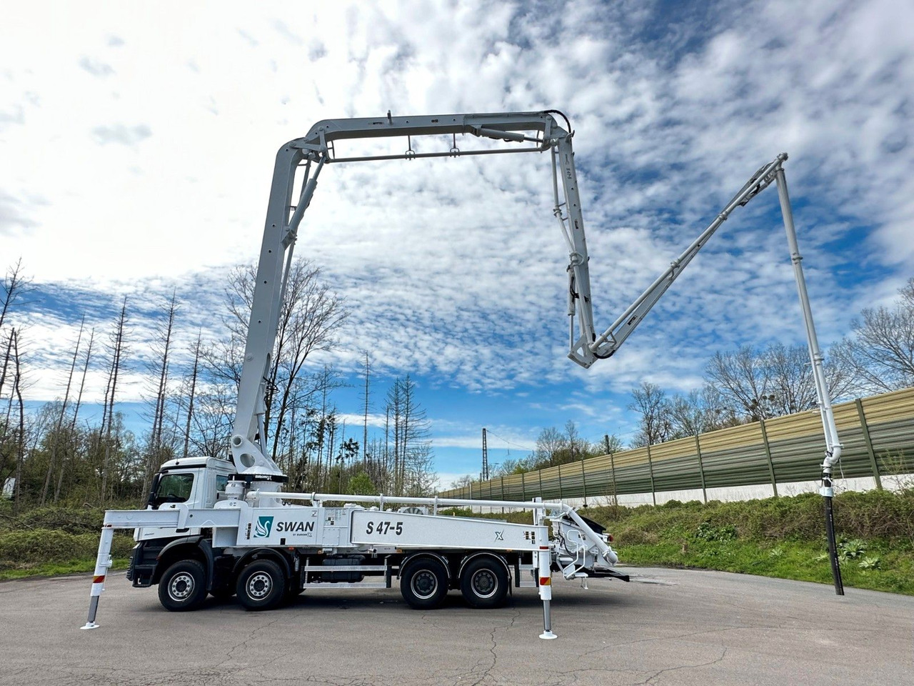 Concrete pump truck Mercedes-Benz Arocs 5 4542 8x4 SWAN TSP 47-5 160RZ ( 47m ): picture 5