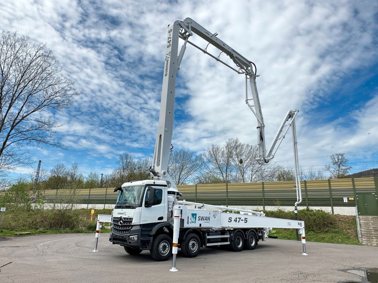 Concrete pump truck Mercedes-Benz Arocs 5 4542 8x4 SWAN TSP 47-5 160RZ ( 47m ): picture 7