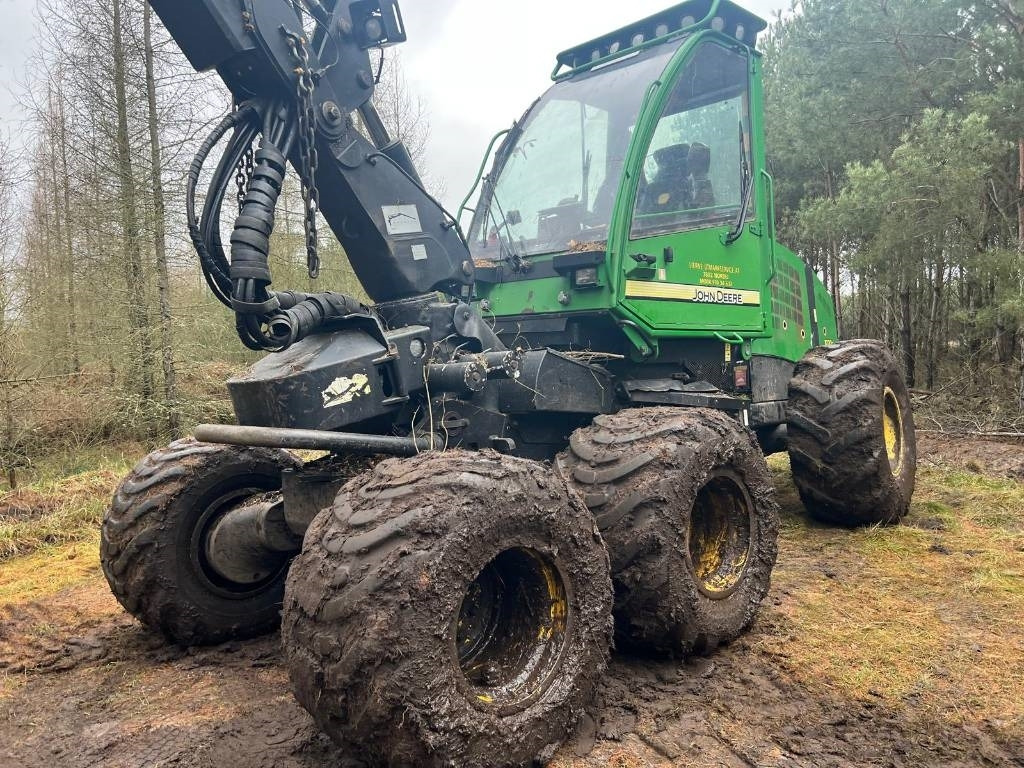 John Deere 1070 D - Forestry harvester: picture 5 John Deere 1070 D - Forestry harvester: picture 5