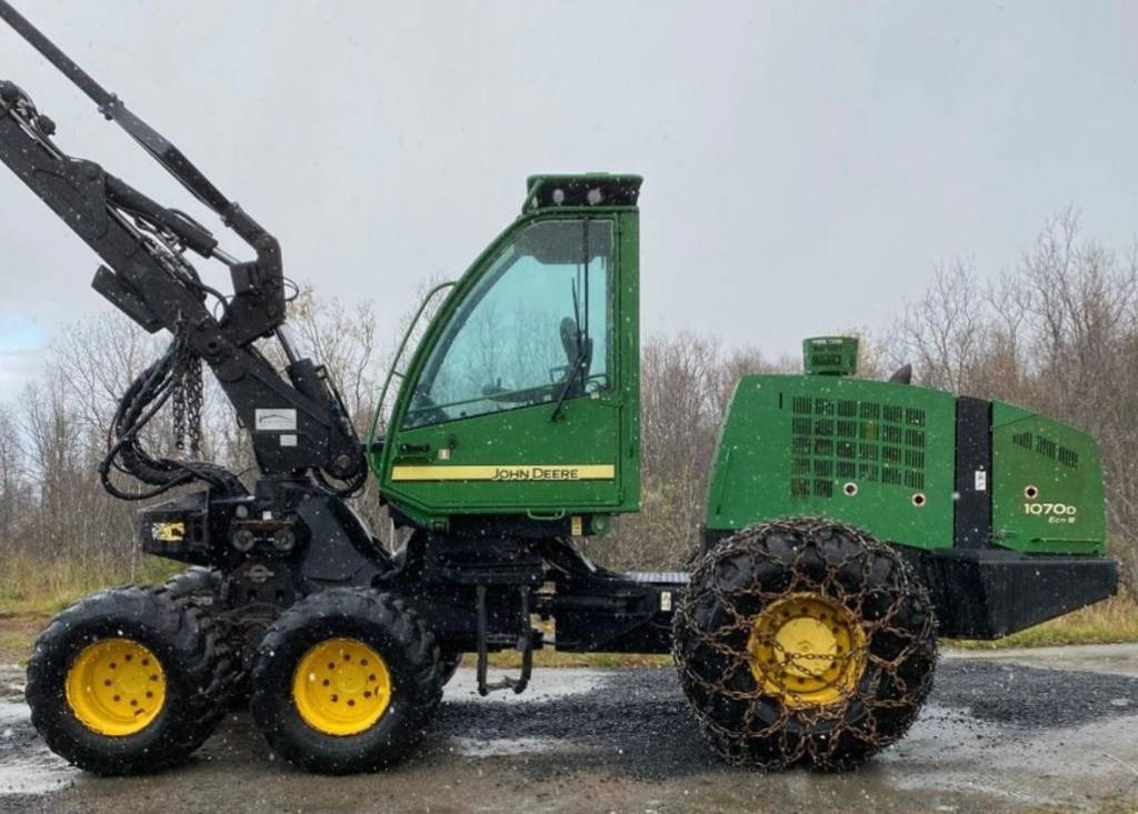 John Deere 1070 D - Forestry harvester: picture 2 John Deere 1070 D - Forestry harvester: picture 2