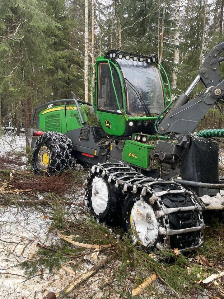 John Deere 1070 G - Forestry harvester: picture 2 John Deere 1070 G - Forestry harvester: picture 2