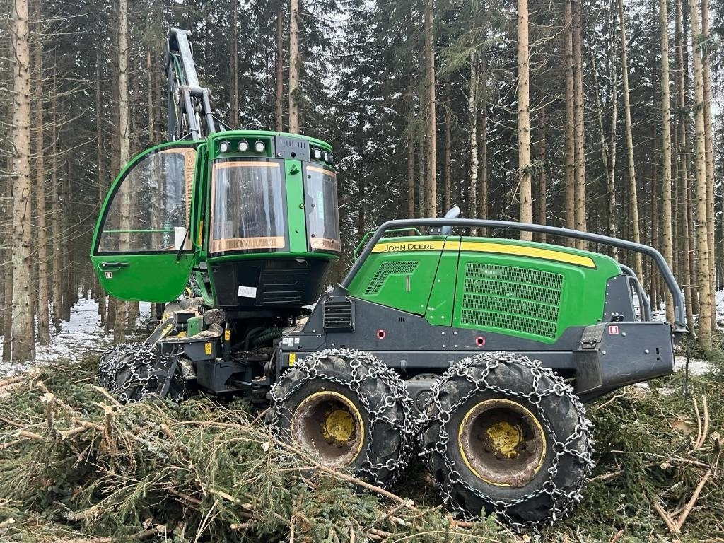 Forestry harvester John Deere 1170G: picture 8