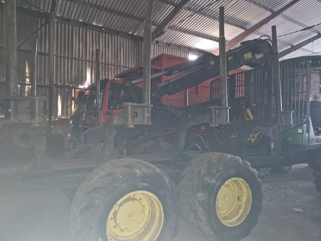 John Deere 1510 E - Forwarder: picture 3 John Deere 1510 E - Forwarder: picture 3