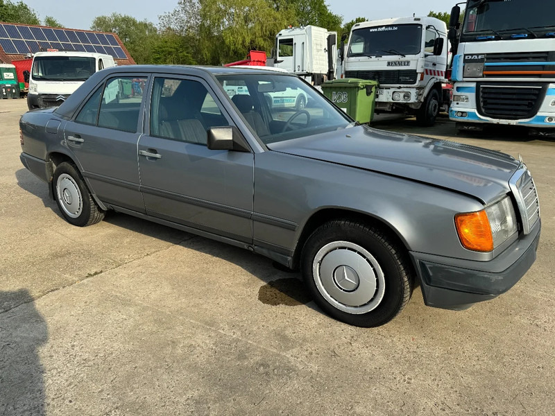 Car Mercedes-Benz 200-serie **W124-250D 5CYL**: picture 1