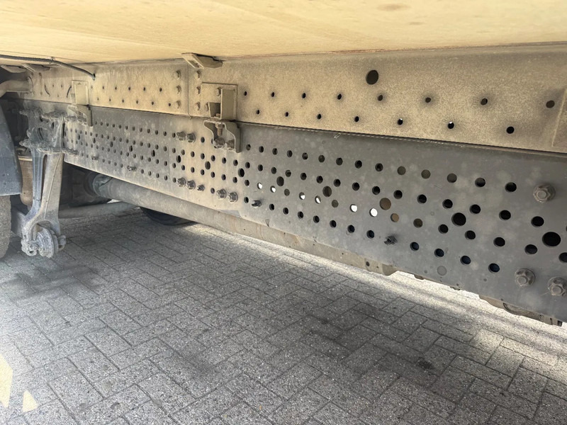 Mercedes-Benz Antos 1827 **BLUETEC 6-FRENCH TRUCK-8,70L BOX** - Refrigerator truck: picture 5 Mercedes-Benz Antos 1827 **BLUETEC 6-FRENCH TRUCK-8,70L BOX** - Refrigerator truck: picture 5