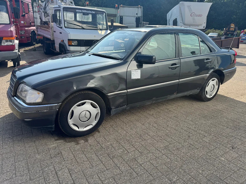 Mercedes-Benz C-Klasse **C220DIESEL-BELGIANCAR** - Sedan: picture 1 Mercedes-Benz C-Klasse **C220DIESEL-BELGIANCAR** - Sedan: picture 1