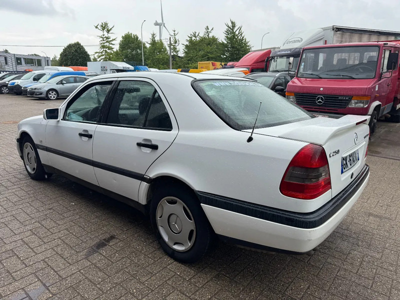 Sedan Mercedes-Benz C-Klasse **C250DIESEL**: picture 6