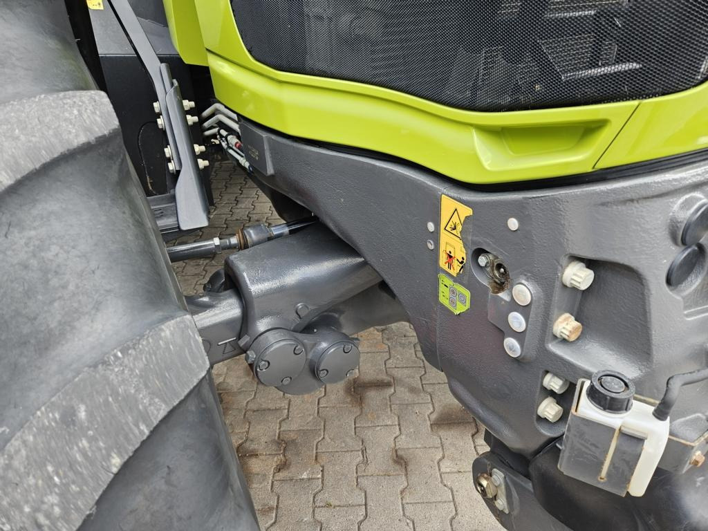 Farm tractor CLAAS AXION 810 CMATIC: picture 9