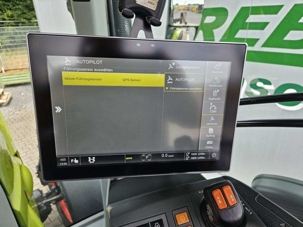Farm tractor CLAAS AXION 810 CMATIC: picture 19